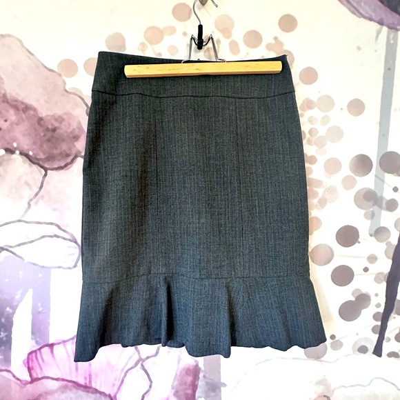 Elegant Gray Women's Skirt - Picture 1 of 5